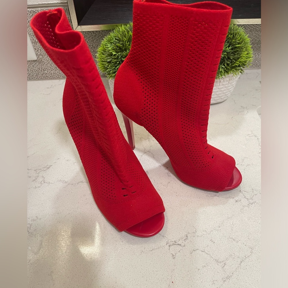 Also Red Boots. Perfect For The Holidays!! 🎄